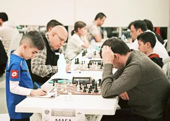 Satranç Ustaları kupalarını aldı