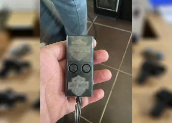 Garaj kumandası görünümlü suikast silahı