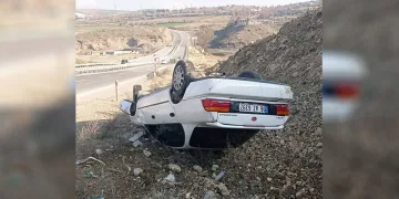 Adıyaman’da otomobil takla attı