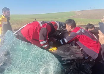 Diyarbakır’da feci kaza: 1 ölü, 2 yaralı