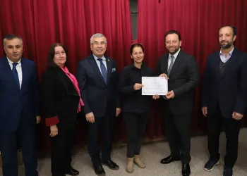 Bursa’da veliler sertifikalarını aldı