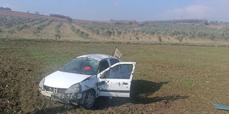 Bursa’da kontrolden çıkan otomobil tarlaya uçtu