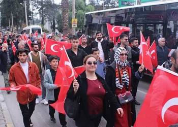 İzmir’da Sarıkamış şehitleri için yürüdüler