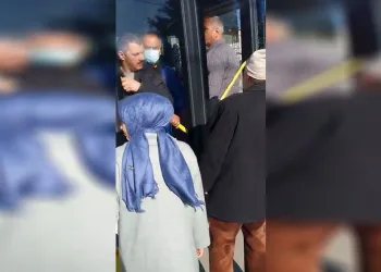 İstanbul’da otobüse binemeyince isyan etti