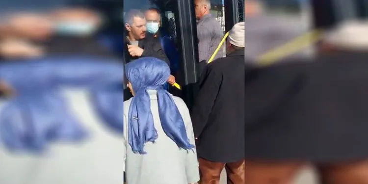 İstanbul’da otobüse binemeyince isyan etti
