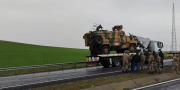 Zırhlı askeri araç devrildi, 6 asker yaralı