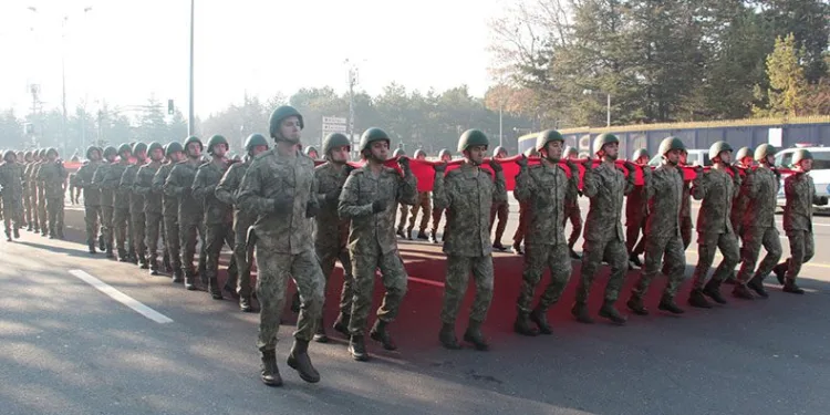 Harbiyeliler Ankara sokaklarında koştu
