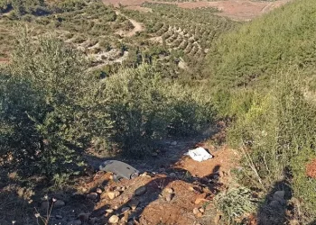 Osmaniye’de traktör uçuruma düştü