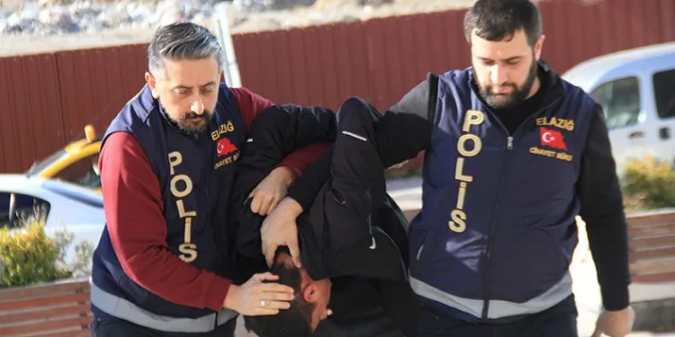 Elazığ’da polisi bıçaklayan şüpheli tutuklandı