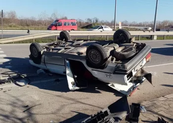 Samsun’da otomobil takla attı: 2 yaralı