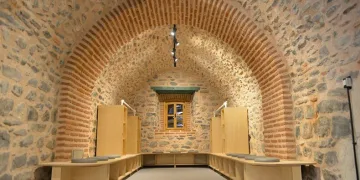 6 asırlık medrese özüne dönüyor