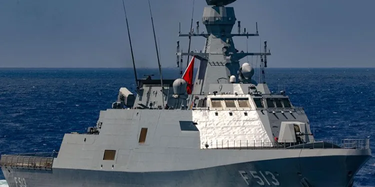 Türk donanma gemisi Burgazada Pakistan’da