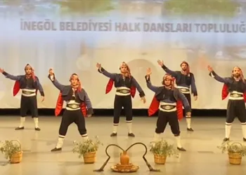 Halk Dansları Topluluğu Kıbrıs’ı salladı