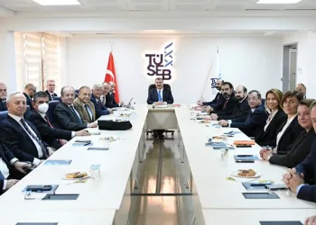 Bakan Koca, ilaç sektörü temsilcileriyle buluştu