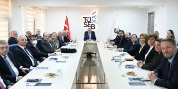 Bakan Koca, ilaç sektörü temsilcileriyle buluştu