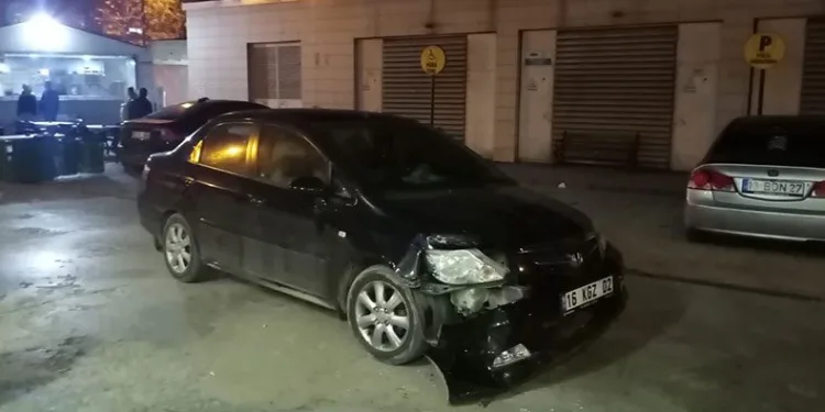 Bursa’da seyir halindeki araca silahlı saldırı