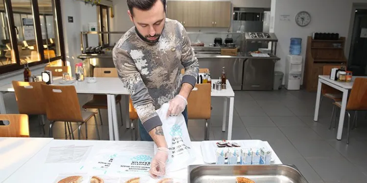 Nilüfer’den öğrencilere beslenme desteği