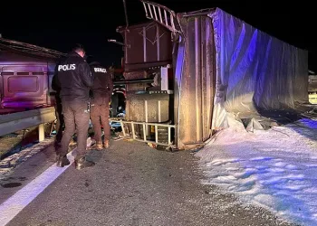 Sakarya otoyolu’nda feci kaza