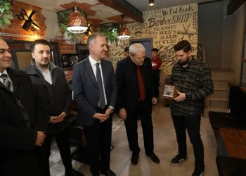 İnegöl’lü berberlere atık jilet kutusu