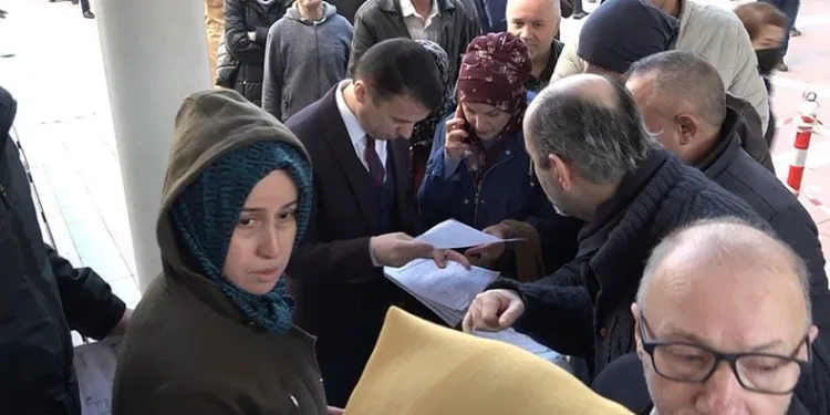 Bursa’da SGK müdürlüklerine akın