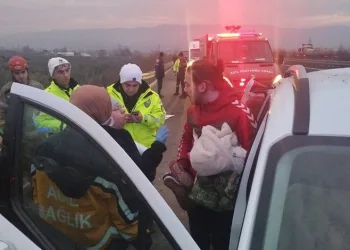 Bursa’da otoyolda can pazarı: 1’i ağır 5 yaralı