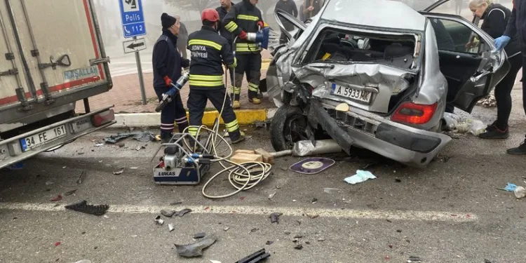 İlik nakli için Konya’ya giden aile kaza yaptı: 3 yaralı