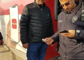 Bursa’da ATM’de unutulan 5 bin liranın sahibi aranıyor