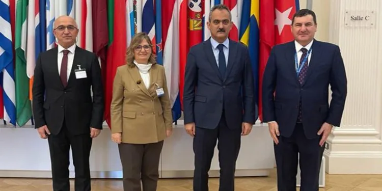 Milli Eğitim Bakanı Özer, Fransa’da