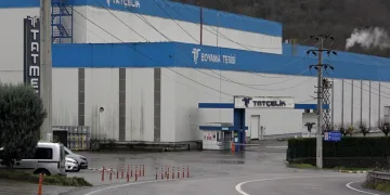 Fabrikadaki hidrojen tankı patladı: 2 yaralı