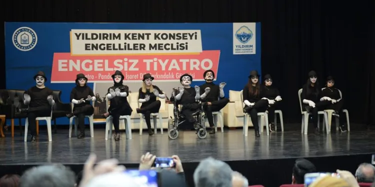 Yıldırım’da ‘engelsiz tiyatro’ oyunu