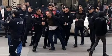 İnegöl’de alacak verecek kavgasında 3 kişi bıçaklandı