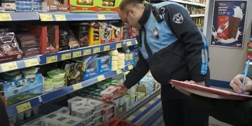 Mustafakemalpaşa’da zincir marketler mercek altında