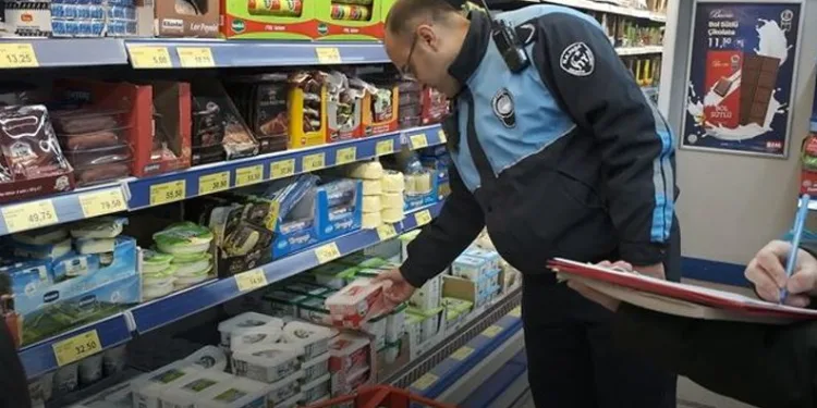Mustafakemalpaşa’da zincir marketler mercek altında