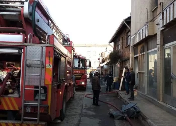 Mobilya imalathanesinde korkutan yangın