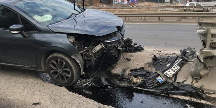Yol ayrımında feci kaza! 3’ü çocuk 6 yaralı