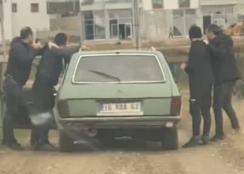 İnegöl’de otomobil hırsızları yakalandı