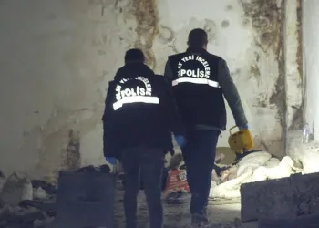 Bursa’da metruk binada şüpheli ölüm