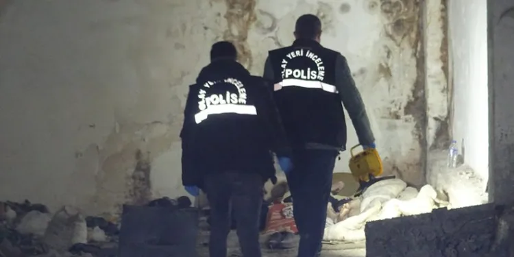 Bursa’da metruk binada şüpheli ölüm
