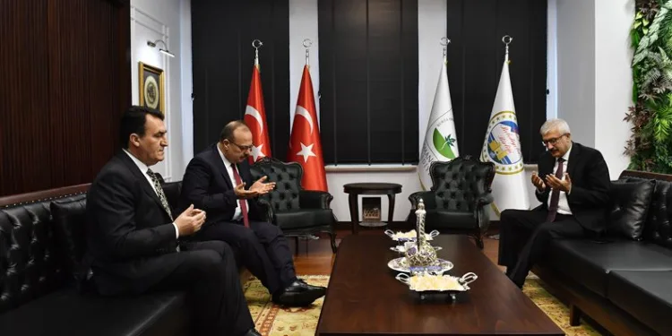 Mustafa Dündar, taziyeleri kabul etti