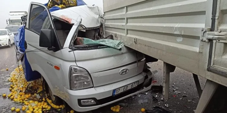 Bursa’da yoğun sis nedeniyle 9 farklı noktada kaza: 6 yaralı