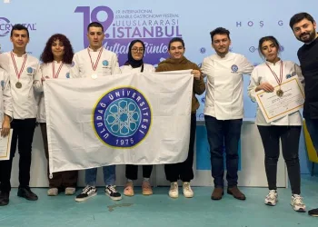 Geleceğin şeflerinden büyük başarı