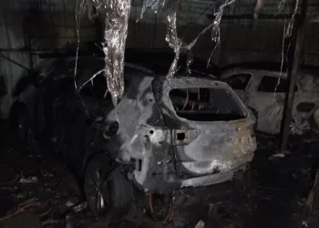 Bursa’da araç bayisinde korkutan yangın