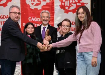 ÇGD’den Başkan Erdem’e çevre ödülü