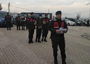 Gemlik’te kablo hırsızları tutuklandı
