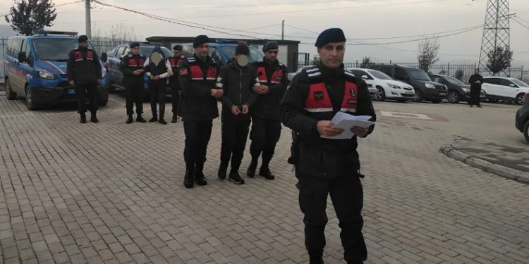 Gemlik’te kablo hırsızları tutuklandı