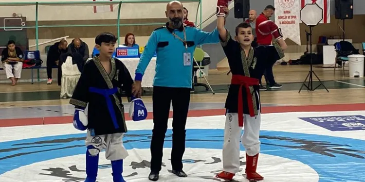 Bursalı kardeşler Wushu’da dünya birincisi
