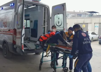 Bursa’da inşaattan düşen işçi ağır yaralandı