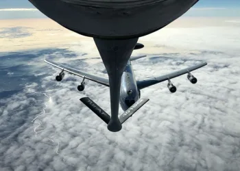 NATO’ya ait uçağa yakıt ikmali