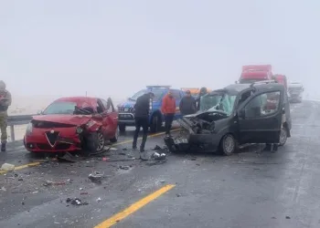 Kars’ta zincirleme kaza: 1’i ağır 3 yaralı