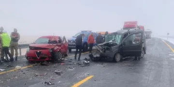 Kars’ta zincirleme kaza: 1’i ağır 3 yaralı